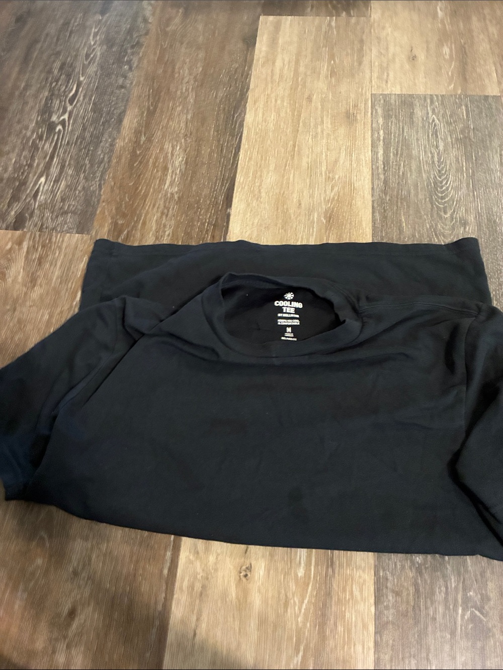 Men's Black Short-Sleeve Crew Neck Shirt Hollister Cooling Tee